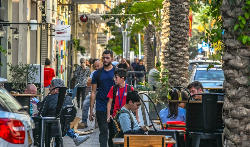 רחוב הנמל (צילום: ניר בלזיצקי, דוברות עיריית חיפה)